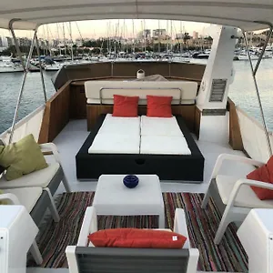  Bateau-hôtel Johnny M Yacht